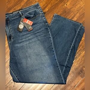 Women’s 5 pkt jeans. Straight leg. Stretchy. 2 sizes available, 30T and 32T. New